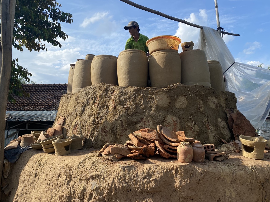 Thăm làng nghề làm gốm Vân Sơn tại An Nhơn
